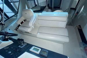 37ft Carver Yacht For Sale