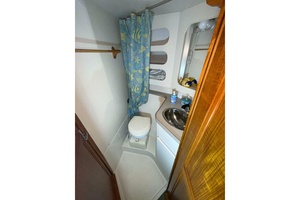 37ft Carver Yacht For Sale