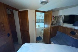 37ft Carver Yacht For Sale