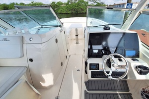 33ft Cobia Yacht For Sale