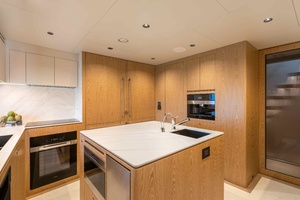 FD110 007 110ft Horizon Yacht For Sale