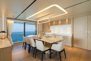 FD110 007 110ft Horizon Yacht For Sale