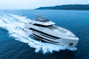 FD110 007 110ft Horizon Yacht For Sale