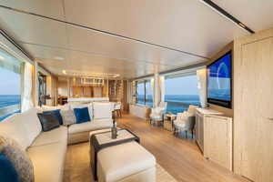 FD110 007 110ft Horizon Yacht For Sale