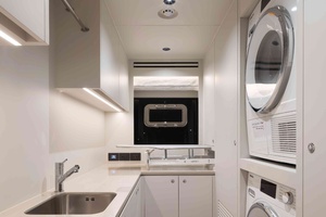 FD110 007 110ft Horizon Yacht For Sale