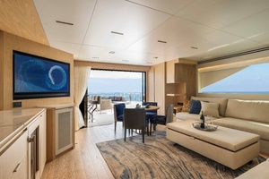 FD110 007 110ft Horizon Yacht For Sale
