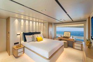 FD110 007 110ft Horizon Yacht For Sale