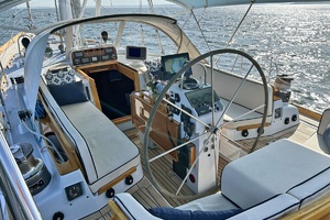 MOONRACER 60ft Little Harbor Yacht For Sale