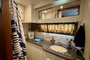 Liquid Assets 44ft Carver Yacht For Sale