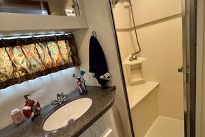 Liquid Assets 44ft Carver Yacht For Sale