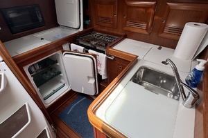 Sea Escape 39ft Beneteau Yacht For Sale