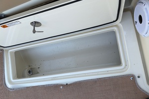 Photo 7088507 for 2016 Chris-Craft Calypso 26  