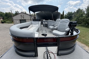 24ft Manitou Yacht For Sale