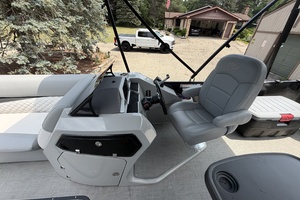 24ft Manitou Yacht For Sale