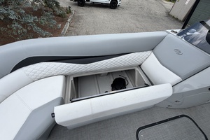 24ft Manitou Yacht For Sale