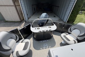 24ft Manitou Yacht For Sale