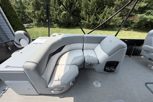 24ft Manitou Yacht For Sale