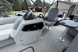 24ft Manitou Yacht For Sale