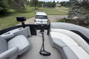 24ft Manitou Yacht For Sale