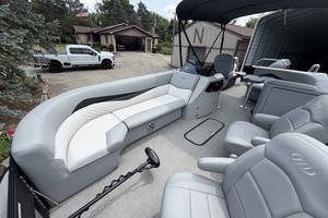24ft Manitou Yacht For Sale