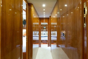 Gravity 85ft Azimut Yacht For Sale