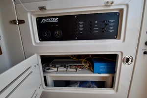30ft Jupiter Yacht For Sale
