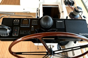 Hindsight 64ft Jeanneau Yacht For Sale