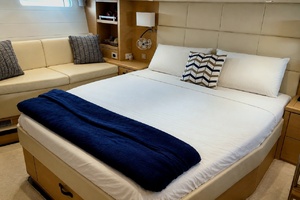Hindsight 64ft Jeanneau Yacht For Sale