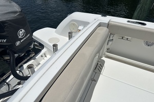 27ft Boston Whaler Yacht For Sale