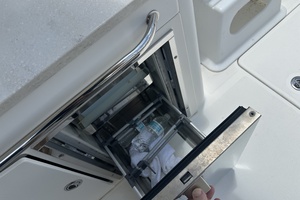 27ft Boston Whaler Yacht For Sale