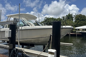 27ft Boston Whaler Yacht For Sale