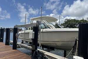 27ft Boston Whaler Yacht For Sale