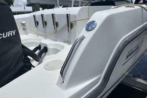 27ft Boston Whaler Yacht For Sale