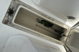27ft Boston Whaler Yacht For Sale