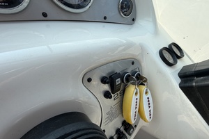 PURA VIDA 29ft Monterey Yacht For Sale
