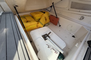 PURA VIDA 29ft Monterey Yacht For Sale
