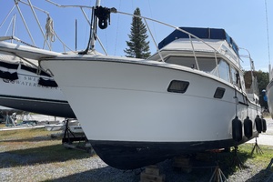 PIRATE SHIP 34ft Carver Yacht For Sale