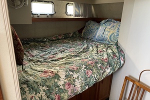 PIRATE SHIP 34ft Carver Yacht For Sale