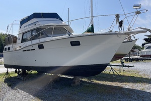 PIRATE SHIP 34ft Carver Yacht For Sale