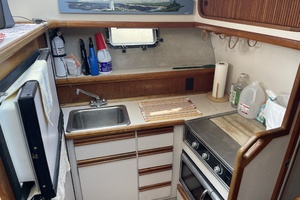 PIRATE SHIP 34ft Carver Yacht For Sale