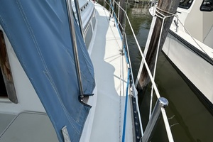 Lucky Dog 35ft Pearson Yacht For Sale