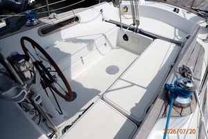 Lucky Dog 35ft Pearson Yacht For Sale