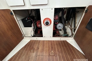Lucky Dog 35ft Pearson Yacht For Sale