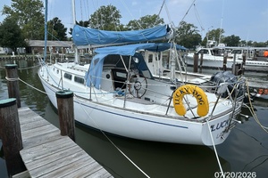Lucky Dog 35ft Pearson Yacht For Sale