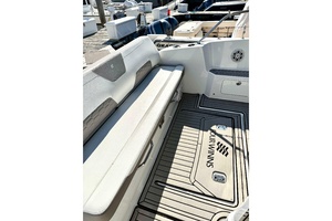 Freedom 33ft Four Winns Yacht For Sale