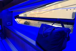 Freedom 33ft Four Winns Yacht For Sale