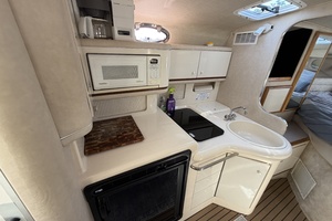 Active Pursuit 33ft Sea Ray Yacht For Sale