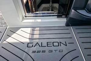 32FT (9.93M) GALEON