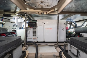 UPSIDE 58ft Sea Ray Yacht For Sale