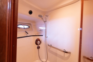 UPSIDE 58ft Sea Ray Yacht For Sale